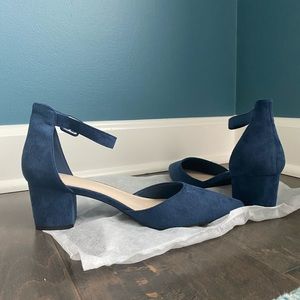 Sz 8 navy block heel